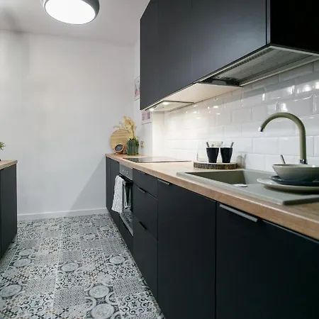 Apartment Szczerbowskiego A *